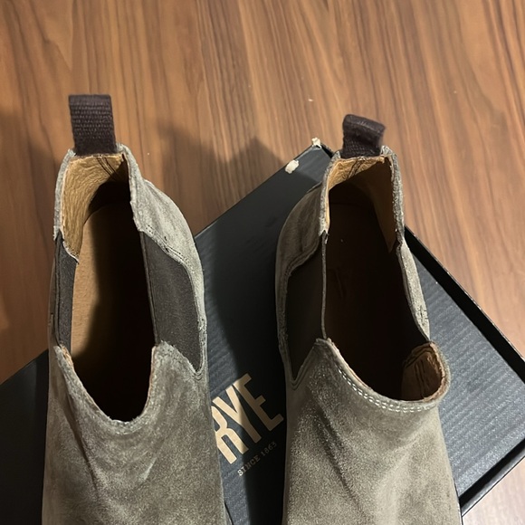 Grey Suede Frye Men Chelsea Boots. Size 9.5. With Box - Picture 6 of 12